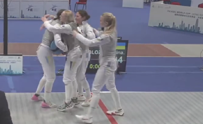 Українські рапіристки після успіху / Скріншот з відео Українські рапіристки після успіху / Скріншот з відео