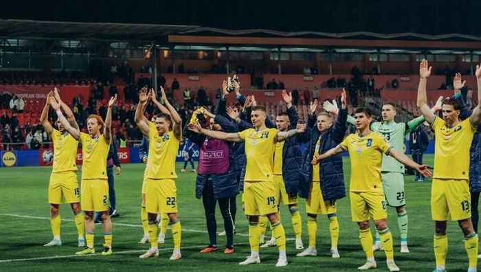 Сборная Украины официально получила бонус от УЕФА – Ребров может рассчитывать на подмогу