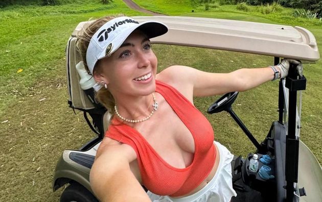 Конкурентка самой сексуальной гольфистки мира ошеломила нарядом без бюстгальтера