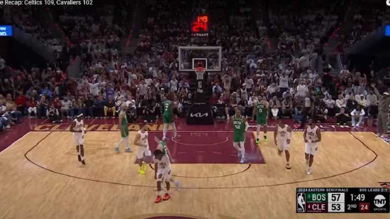 Бостон обіграв Клівленд / Скріншот з відео Бостон обіграв Клівленд / Скріншот з відео