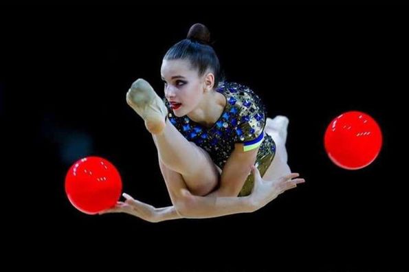 Українська гімнастка, дочка захисника Донецького аеропорту взяла участь у  старті естафети олімпійського вогню у Франції – відео