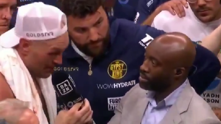 Ф'юрі виголошує промову після бою з Усиком / Скріншот з відео Ф'юрі виголошує промову після бою з Усиком / Скріншот з відео