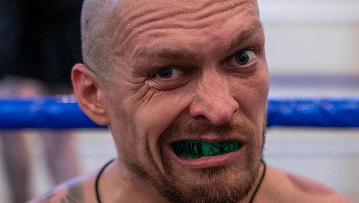 Усик – Фьюри: менеджер украинца объяснил проблему с рингом и выдвинул ультиматум