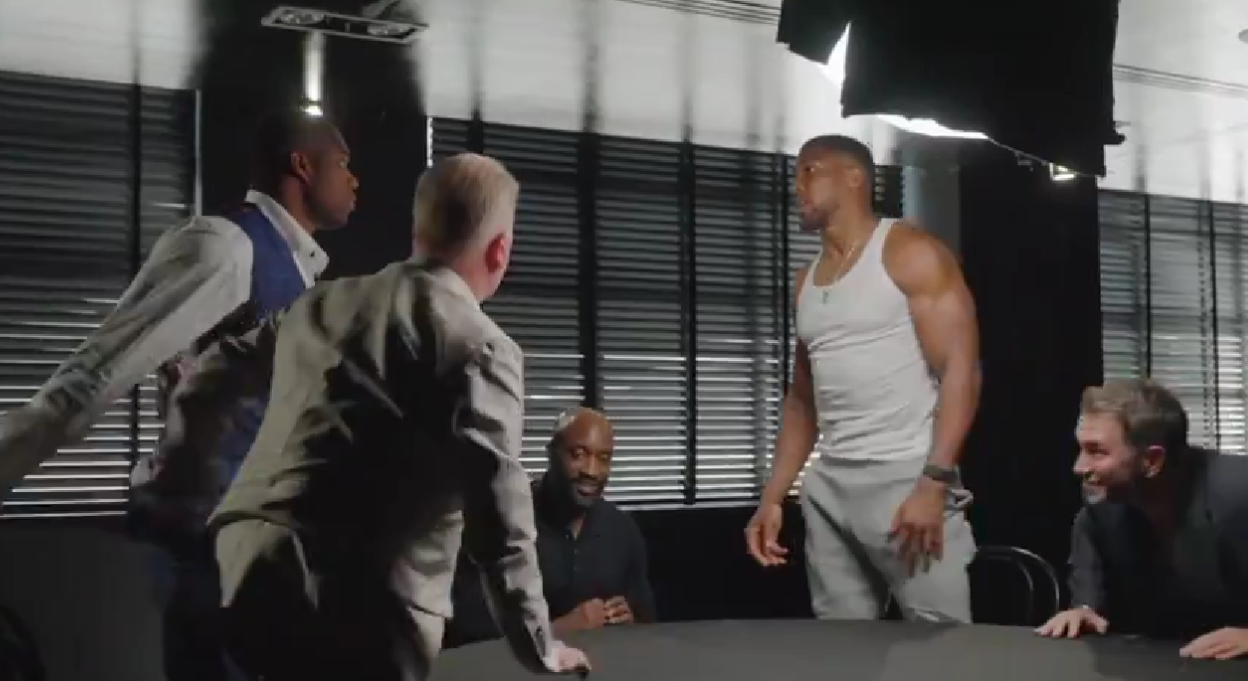 Сутичка між Дюбуа і Джошуа / Скріншот з відео