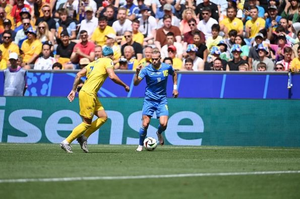 Легенда Карпат оцінив поразку України в матчі проти Румунії: "Так за збірну грати не можна"