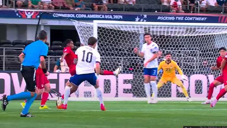 Гол Пулішіча / Скріншот з відео Гол Пулішіча / Скріншот з відео