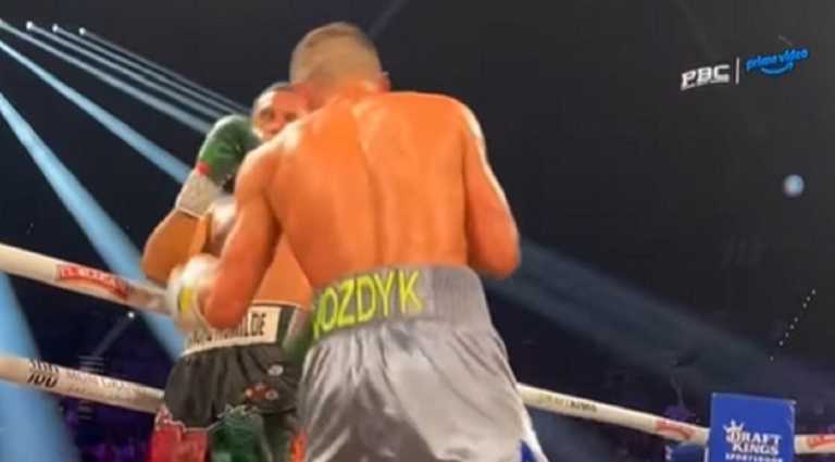 Гвоздик атакує Бенавідеса / Скріншот з трансляції Гвоздик атакує Бенавідеса / Скріншот з трансляції