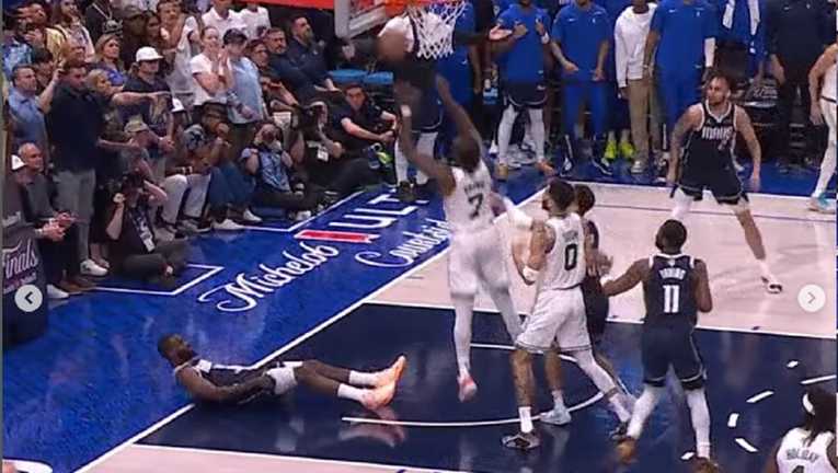 Бостон здолав Даллас / Скріншот з відео Бостон здолав Даллас / Скріншот з відео