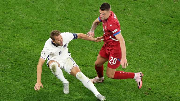 Англия минимально обыграла Сербию / Фото EFE Англия минимально обыграла Сербию / Фото EFE