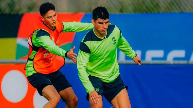 Руслан Малиновский (справа) / фото: УАФ Руслан Малиновский (справа) / фото: УАФ