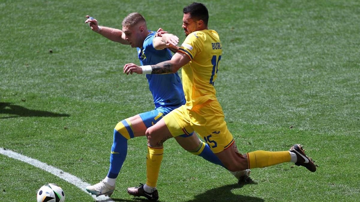 Артем Довбик у матчі з Румунією / УАФ