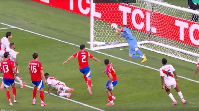 Копа Америка: Перу и Чили сыграли вничью, Аргентина осталась лидером группы –видео