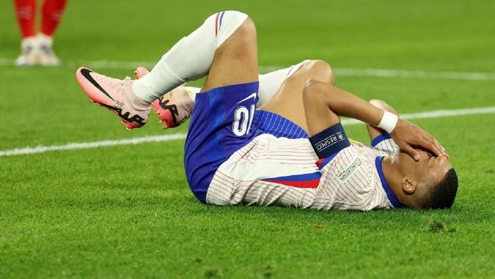 Франція втратила Мбаппе на матчі групового етапу Євро-2024 – новачок Реала отримав вердикт лікарів щодо операції