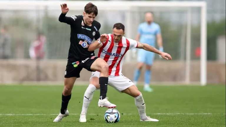 Вірджил Гіца (в червоно-білій формі) / фото: ФК Краковія Вірджил Гіца (в червоно-білій формі) / фото: ФК Краковія