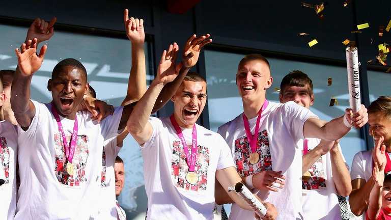 Тимур Стецьков (посередині) / Фото Кривбас Тимур Стецьков (посередині) / Фото Кривбас