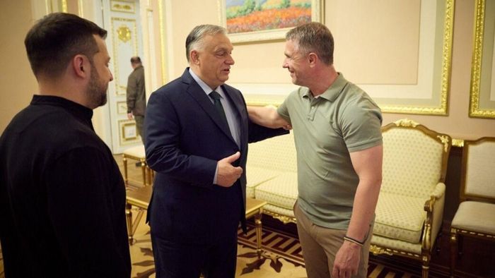 Ребров получил приглашение от Зеленского на встречу с премьер-министром Венгрии –пообщались о Евро-2024