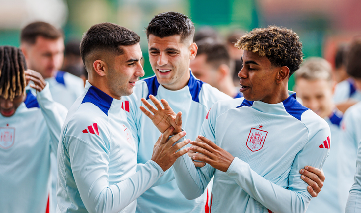 Ламін Ямал (праворуч) / Фото з X Ламін Ямал (праворуч) / Фото з X