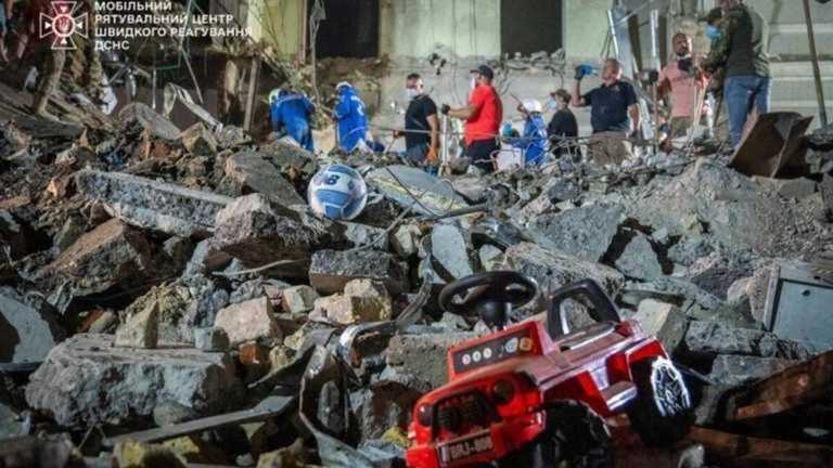 Зруйнований Охматдит / фото: ДСНС Зруйнований Охматдит / фото: ДСНС