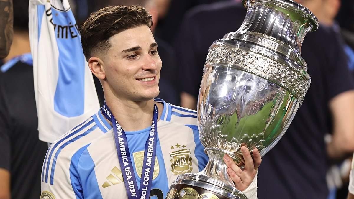 Хулиан Альварес / Photo by Omar Vega/Getty Images