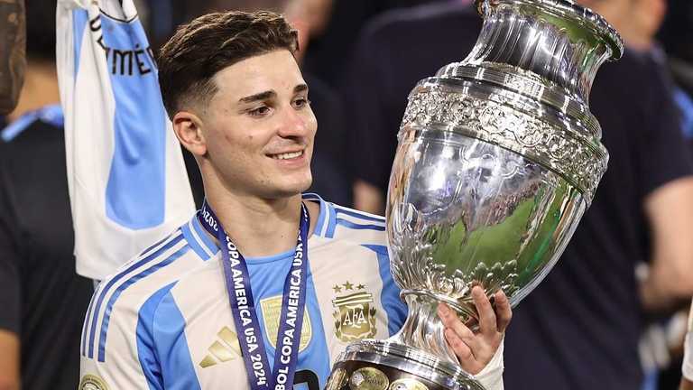 Хулиан Альварес / Photo by Omar Vega/Getty Images Хулиан Альварес / Photo by Omar Vega/Getty Images