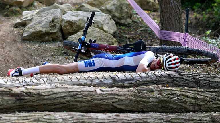 Лоана Лекомт / фото з соцмереж Лоана Лекомт / фото з соцмереж