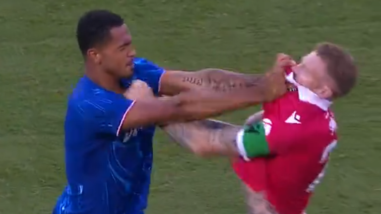 Бійка Колвілла та Маккліна / Скріншот з відео Бійка Колвілла та Маккліна / Скріншот з відео