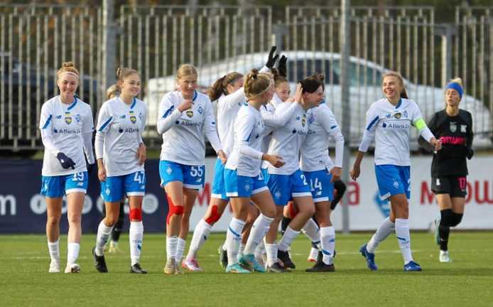 Жіноча команда Динамо/ Фото instagram.com/doshrss16 Жіноча команда Динамо/ Фото instagram.com/doshrss16