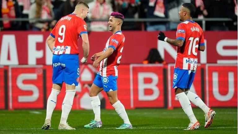 Довбик, Коуту, Савио / Фото: SIU WU (EFE) Довбик, Коуту, Савио / Фото: SIU WU (EFE)