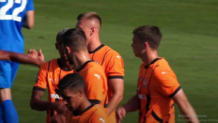 Гравці Шахтаря святкують / Скріншот з відео Гравці Шахтаря святкують / Скріншот з відео