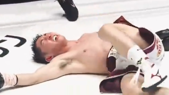 Американский боксер разрушительным нокаутом завоевал титул чемпиона WBO – видео жесткого избиения