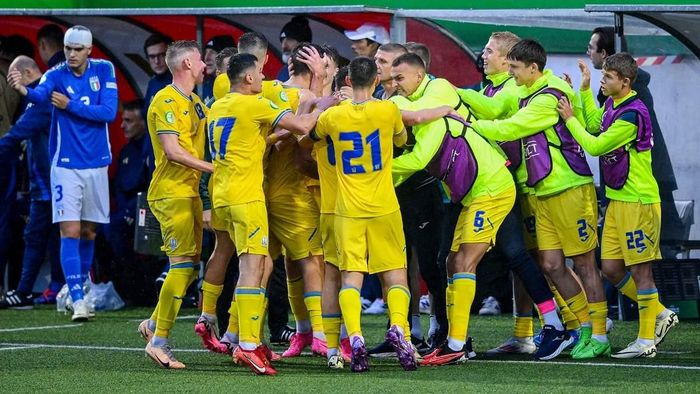 Пенальті у виконанні Пономаренка у відеоогляді матчу Україна U-19 – Італія U-19 – 3:2