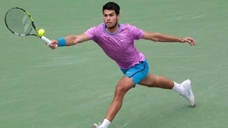 Карлос Алькарас / Фото EFE/EPA/JOHN G. MABANGLO Карлос Алькарас / Фото EFE/EPA/JOHN G. MABANGLO