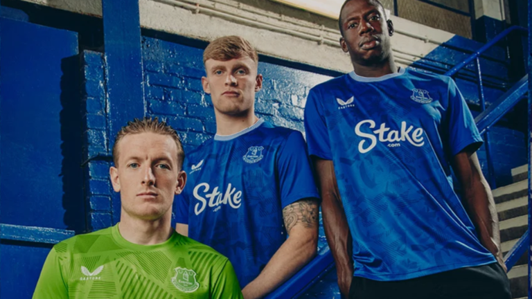 Гравці Евертона у новій формі / Фото ФК Евертон Гравці Евертона у новій формі / Фото ФК Евертон