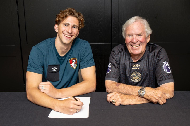 Ілля Забарний та Ніл Блейк / Фото ФК Борнмут Ілля Забарний та Ніл Блейк / Фото ФК Борнмут