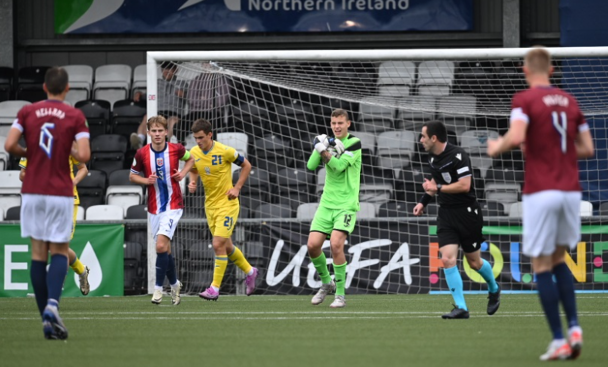 Владислав Крапивцов у грі з Норвегією / Фото УАФ
