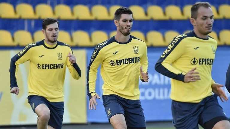 Ігор Харатін (в центрі) / Фото УАФ Ігор Харатін (в центрі) / Фото УАФ