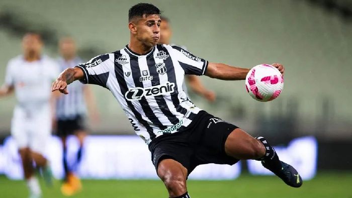 Карпати хочуть придбати бразильського захисника – 840 тисяч виявилося замало