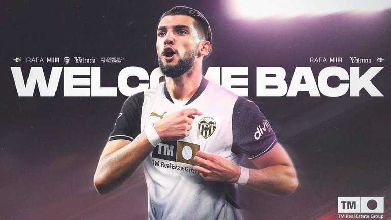 Рафа Мір / Фото ФК Валенсія Рафа Мір / Фото ФК Валенсія