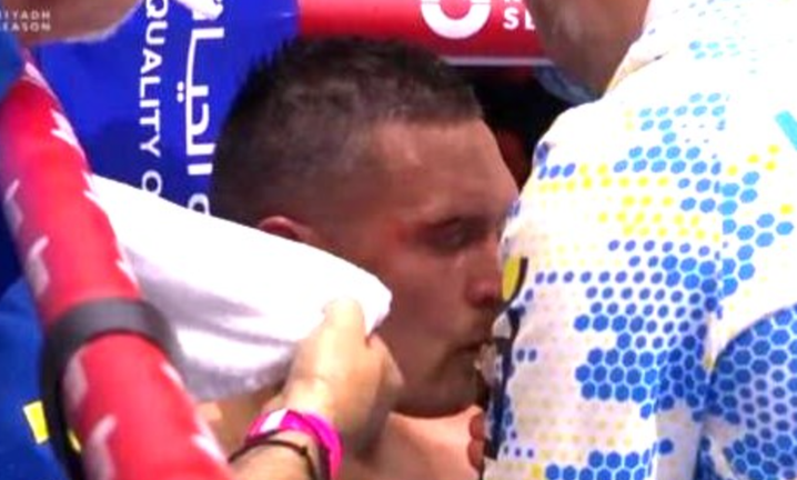 Усик цілує хрест / Скріншот з відео Усик цілує хрест / Скріншот з відео