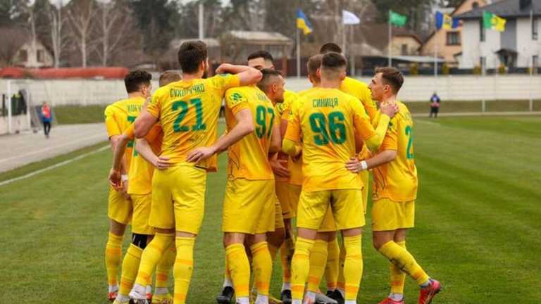 Лівий берег / фото Лівий берег Лівий берег / фото Лівий берег