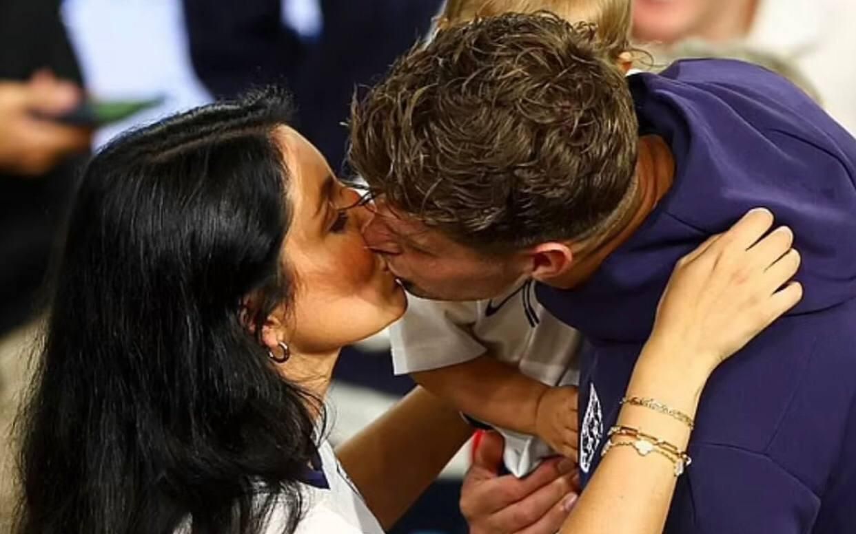 Джон и Оливия / фото из Instagram