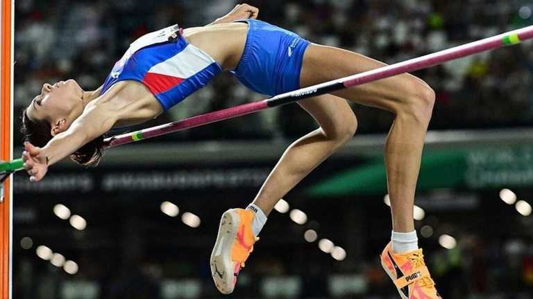 Ангелина Топич / іnstagram.com/angelinatopic Ангелина Топич / іnstagram.com/angelinatopic