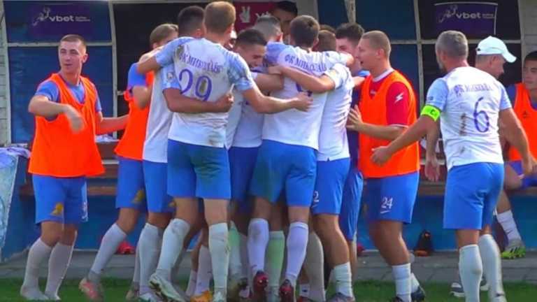 Радість гравців ФК Миколаїв / скріншот Радість гравців ФК Миколаїв / скріншот