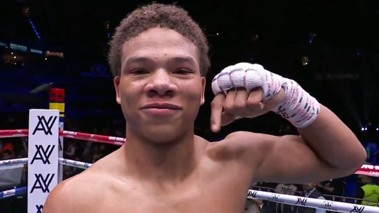 Кермел Мотон / Скріншот з відео Кермел Мотон / Скріншот з відео