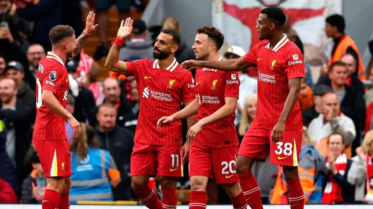 Гравці Ліверпуля / Фото DARREN STAPLES/AFP via Getty Images 