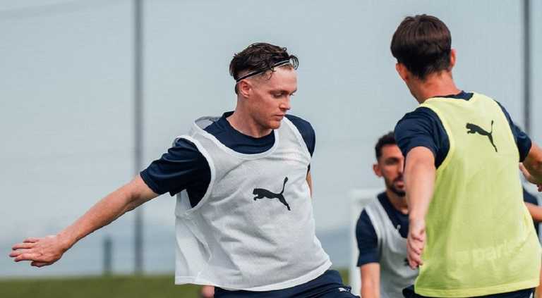 Віктор Циганков (ліворуч) / Фото ФК Жирона Віктор Циганков (ліворуч) / Фото ФК Жирона