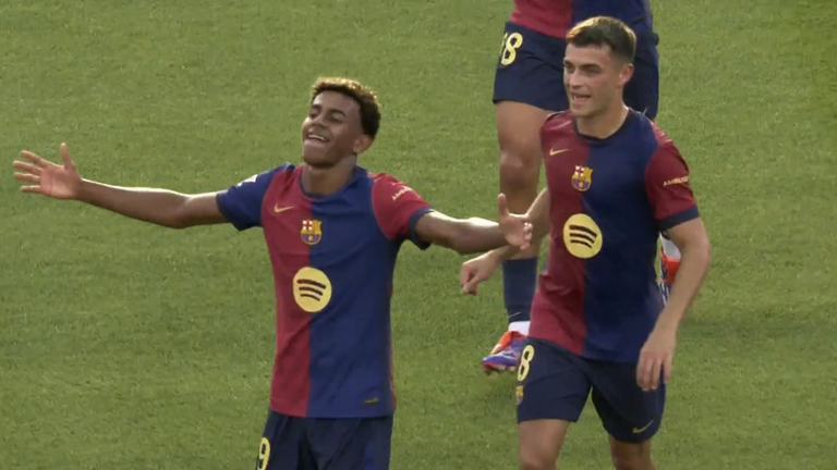 Ямал (слева) / Скриншот из видео Ямал (слева) / Скриншот из видео