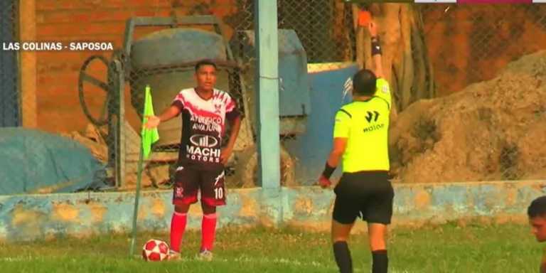 Вилучення гравця за неспортивну поведінку / Фото:Copa Perú - Resumen Вилучення гравця за неспортивну поведінку / Фото:Copa Perú - Resumen