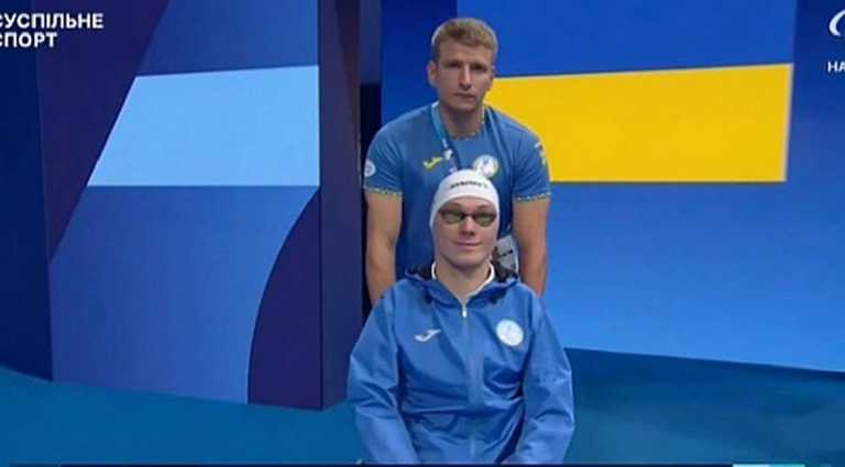 Денис Остапченко та тренер Ілля Калайда / Скріншот з відео Денис Остапченко та тренер Ілля Калайда / Скріншот з відео