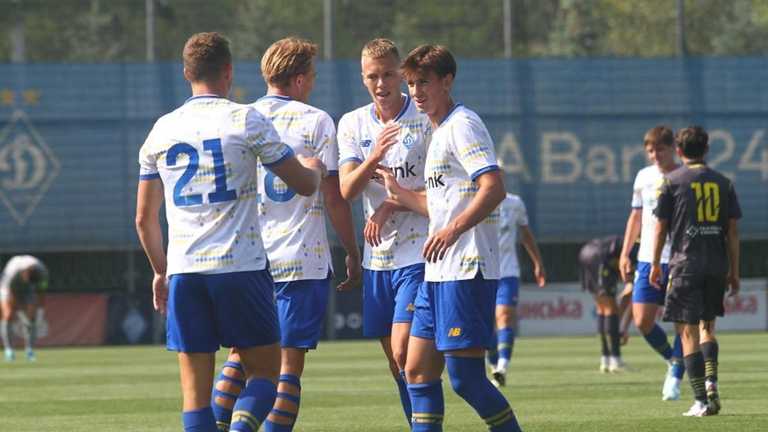 Гравці Динамо U-19 / Фото з сайту ФК Динамо Гравці Динамо U-19 / Фото з сайту ФК Динамо